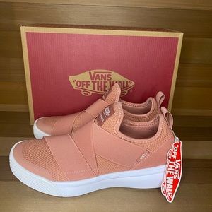 Vans Ultra Range Gore Knit Sneaker Rose Dawn W7